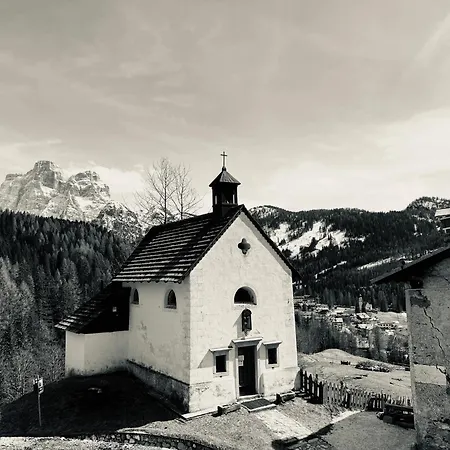 ホテル Garni Ladinia