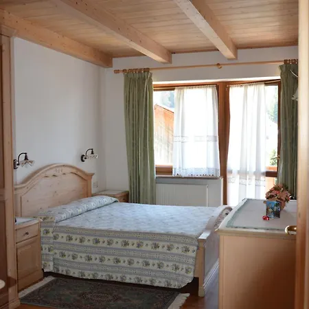 Garni Ladinia ホテル